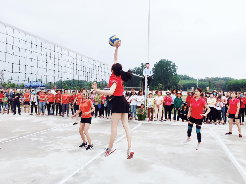 Đội bóng chuyền nữ thôn Tân Thịnh