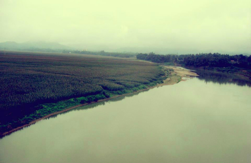Sông con chảy qua huyện Tân Kỳ