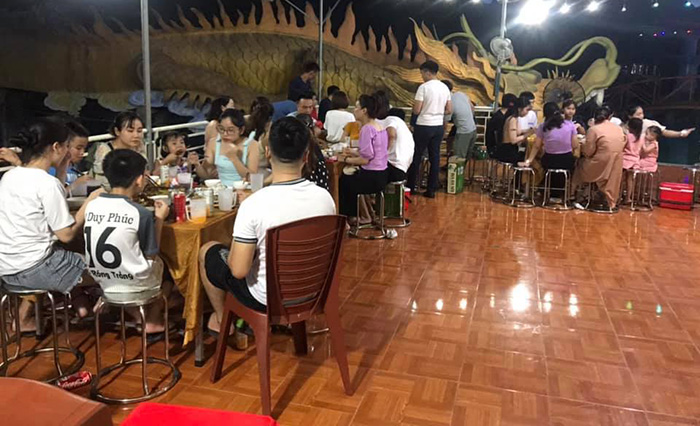 Nhà hàng bể bơi Naga quán ăn ngon tại Con Cuông