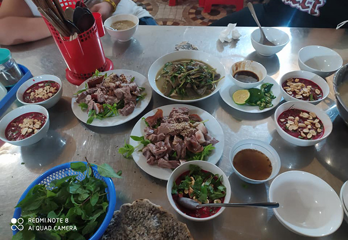 Quán dê Nhà Lá quán ăn ngon tại Con Cuông